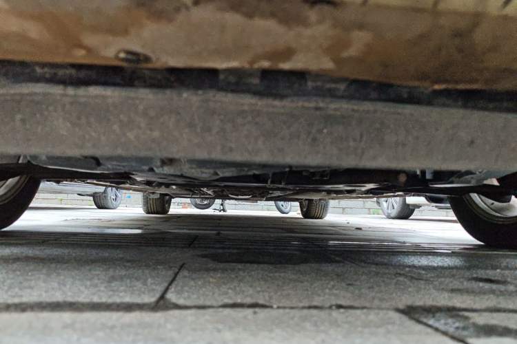 Used Nissan Tiida 2011 1.6L Manual Smart Version Chassis Front