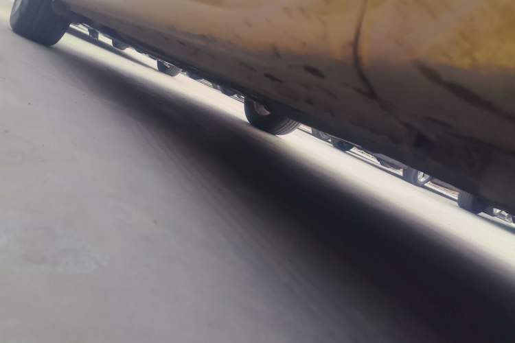 Used Nissan Tiida 2011 1.6L Manual Comfort Edition Chassis Front Right