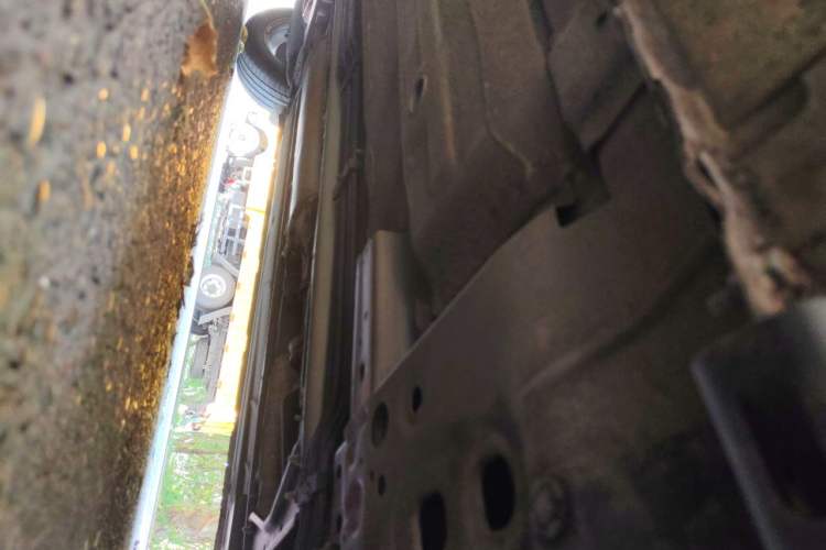 Used Nissan Tiida 2011 1.6L CVT Comfort Model Chassis Front Right