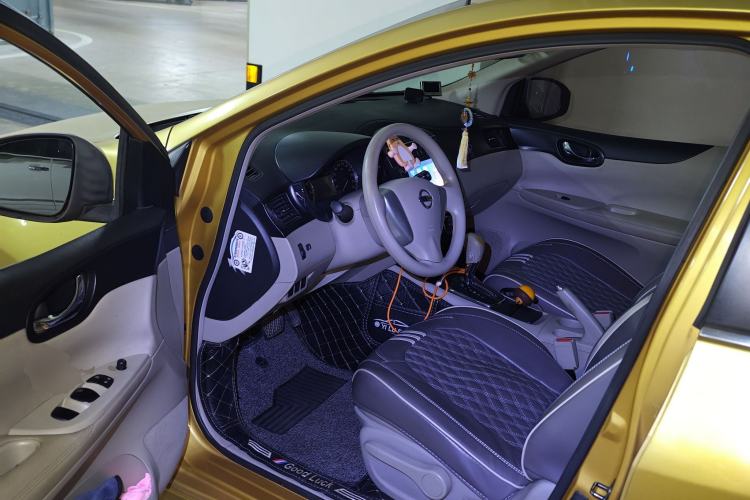 Used Nissan Tiida 2011 1.6L CVT Smart Version Driver Seat