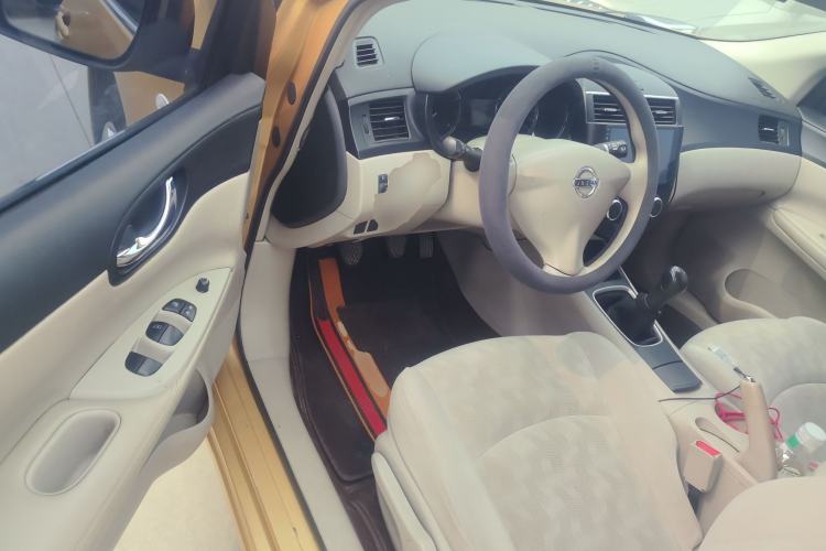 Used Nissan Tiida 2011 1.6L Manual Comfort Edition Driver Seat