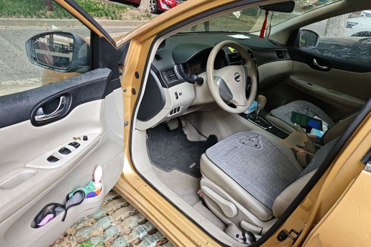 Used Nissan Tiida 2011 1.6L CVT Smart Version Driver Seat