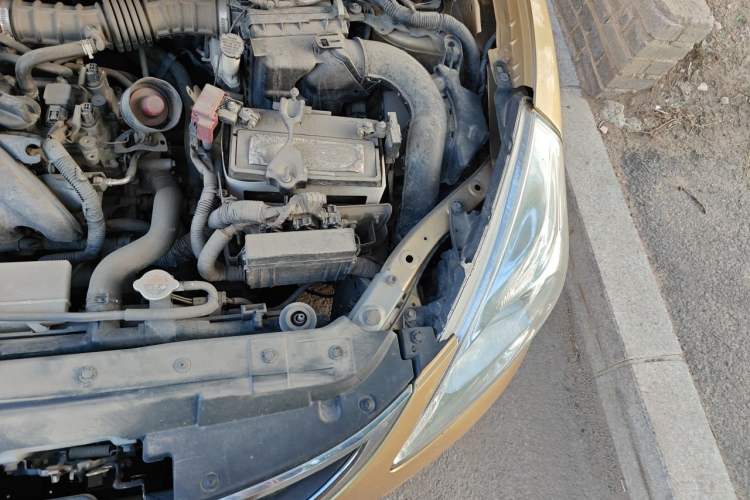 Used Nissan Tiida 2011 1.6L CVT Comfort Model Engine Bay Left