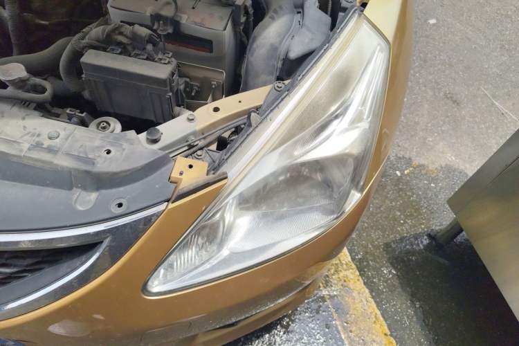 Used Nissan Tiida 2011 1.6L CVT Comfort Model Engine Bay Left