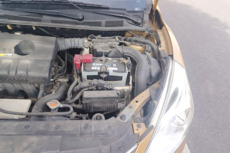 Used Nissan Tiida 2011 1.6L CVT Smart Version Engine Bay Left