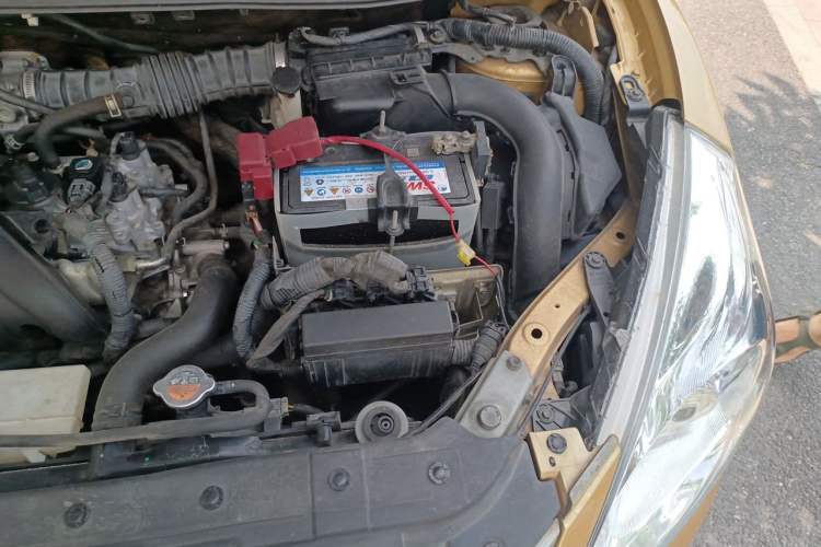 Used Nissan Tiida 2011 1.6L CVT Comfort Model Engine Bay Left