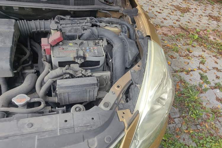Used Nissan Tiida 2011 1.6L CVT Comfort Model Engine Bay Left