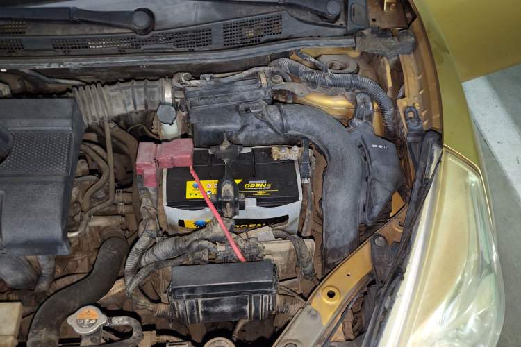 Used Nissan Tiida 2011 1.6L CVT Smart Version Engine Bay Left
