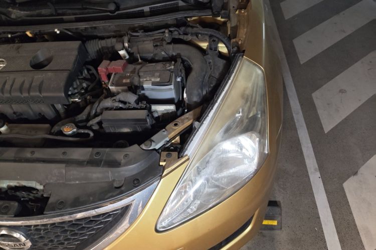Used Nissan Tiida 2011 1.6L CVT Smart Version Engine Bay Left