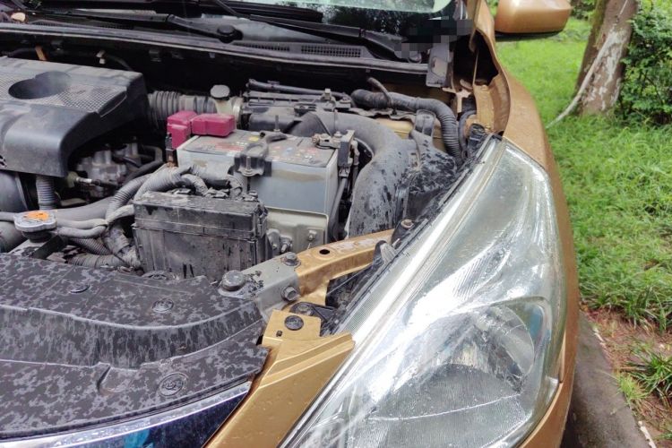 Used Nissan Tiida 2011 1.6L CVT Smart Version Engine Bay Left