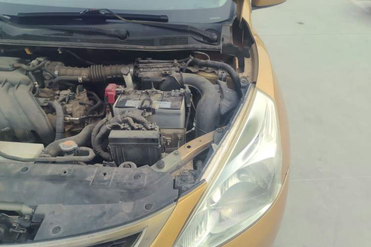 Used Nissan Tiida 2011 1.6L Manual Comfort Edition Engine Bay Left