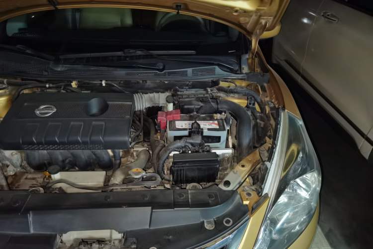 Used Nissan Tiida 2011 1.6L CVT Smart Version Engine Bay Left