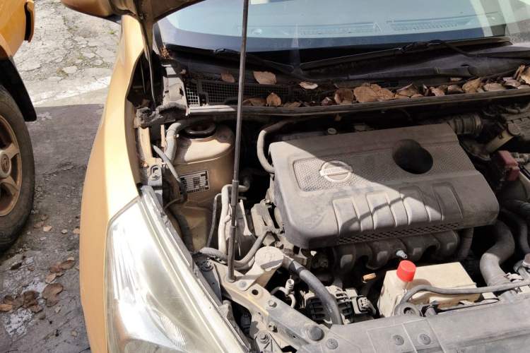 Used Nissan Tiida 2011 1.6L CVT Smart Version Engine Bay Right