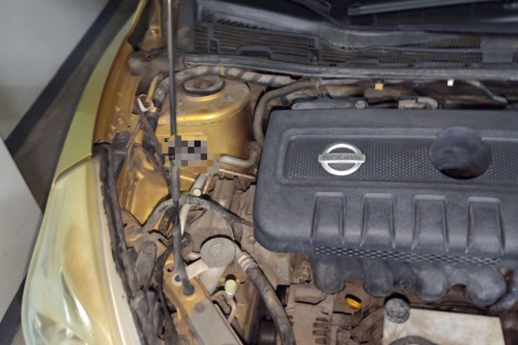 Used Nissan Tiida 2011 1.6L CVT Smart Version Engine Bay Right