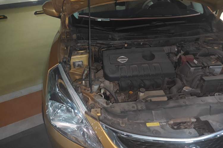 Used Nissan Tiida 2011 1.6L Manual Smart Version Engine Bay Right