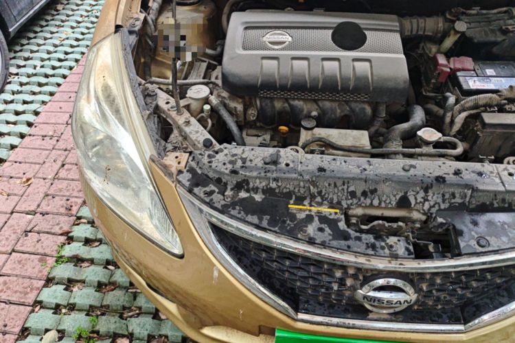 Used Nissan Tiida 2011 1.6L CVT Smart Version Engine Bay Right
