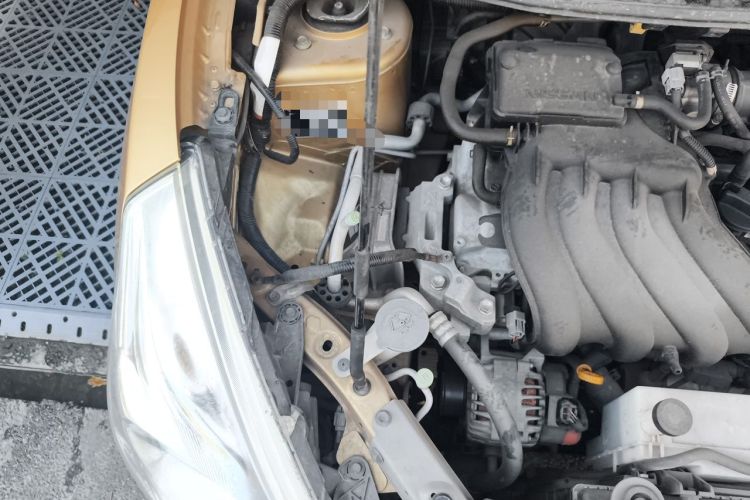 Used Nissan Tiida 2011 1.6L Manual Comfort Edition Engine Bay Right