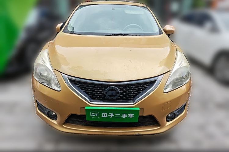 Used Nissan Tiida 2011 1.6L Manual Smart Version Front
