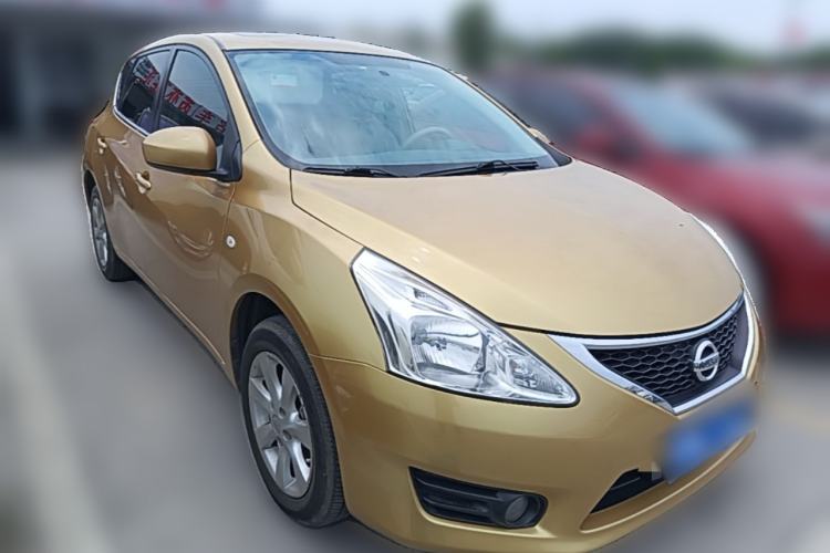 Used Nissan Tiida 2011 1.6L CVT Smart Version Front Right 45 Deg