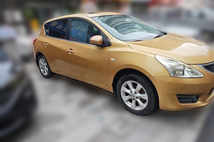 Used Nissan Tiida 2011 1.6L Manual Smart Version Front Right 45 Deg