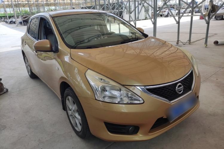 Used Nissan Tiida 2011 1.6L CVT Smart Version Front Right 45 Deg