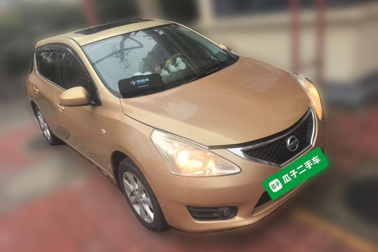 Used Nissan Tiida 2011 1.6L CVT Smart Version Front Right 45 Deg