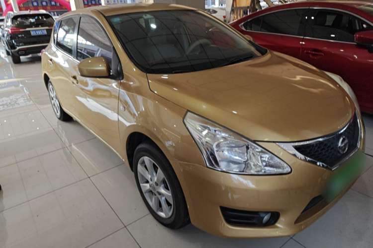 Used Nissan Tiida 2011 1.6L CVT Smart Version Front Right 45 Deg