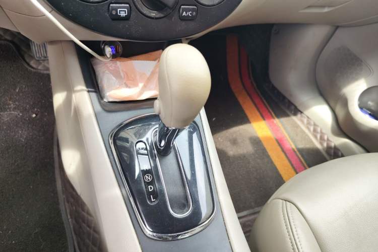 Used Nissan Tiida 2011 1.6L CVT Comfort Model Gear Lever