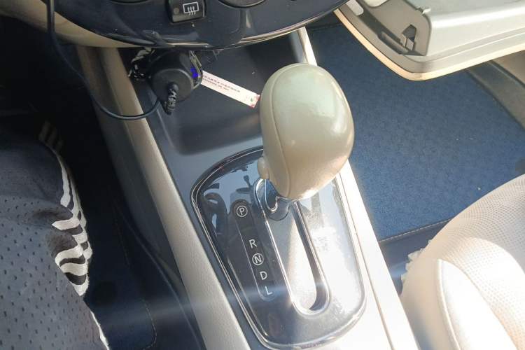 Used Nissan Tiida 2011 1.6L CVT Comfort Model Gear Lever