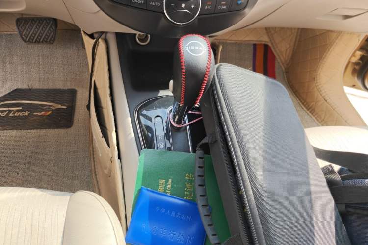 Used Nissan Tiida 2011 1.6L CVT Smart Version Gear Lever