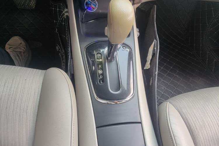 Used Nissan Tiida 2011 1.6L CVT Comfort Model Gear Lever