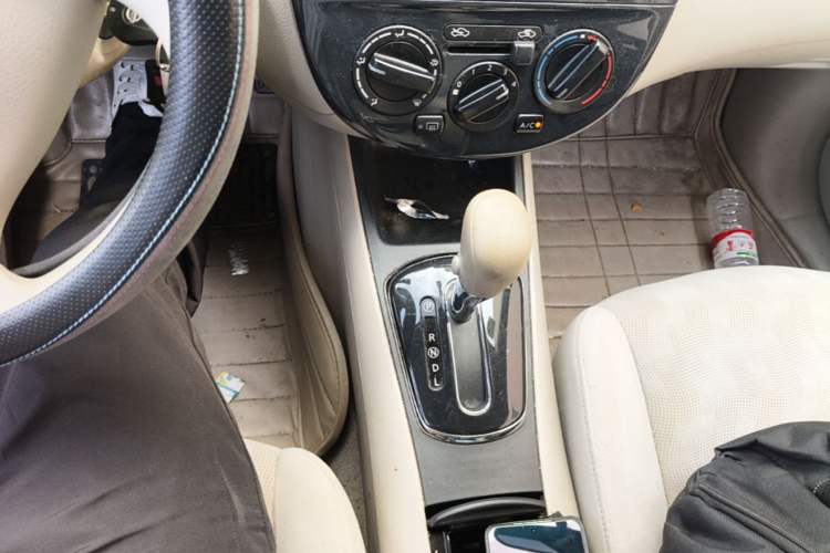 Used Nissan Tiida 2011 1.6L CVT Comfort Model Gear Lever