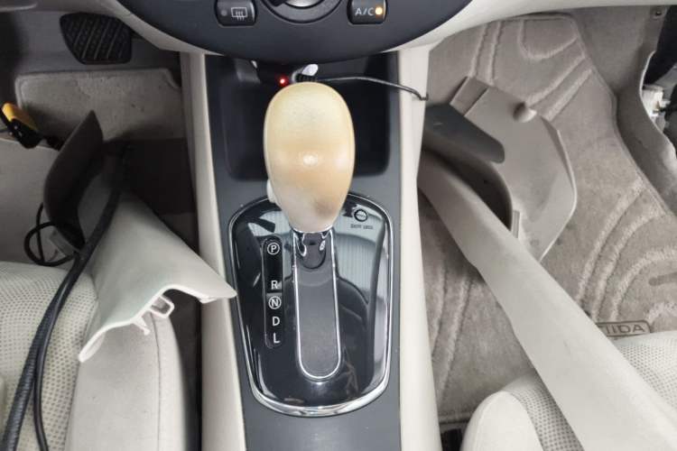 Used Nissan Tiida 2011 1.6L CVT Comfort Model Gear Lever