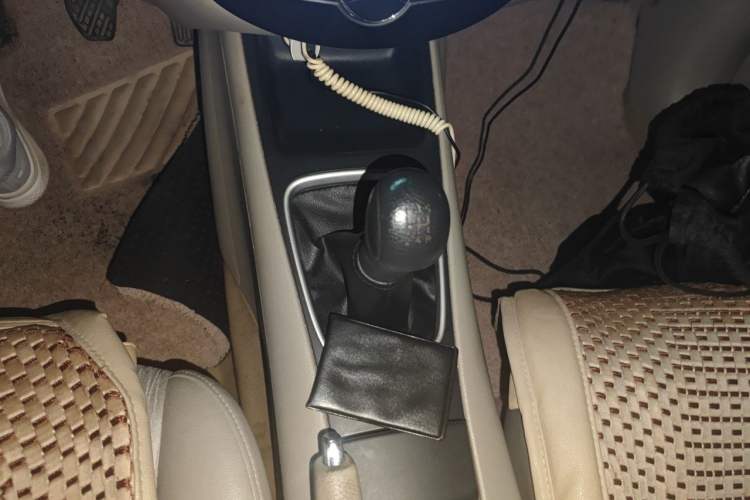 Used Nissan Tiida 2011 1.6L Manual Smart Version Gear Lever