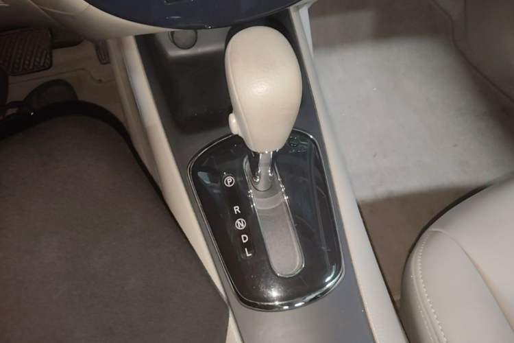 Used Nissan Tiida 2011 1.6L CVT Comfort Model Gear Lever