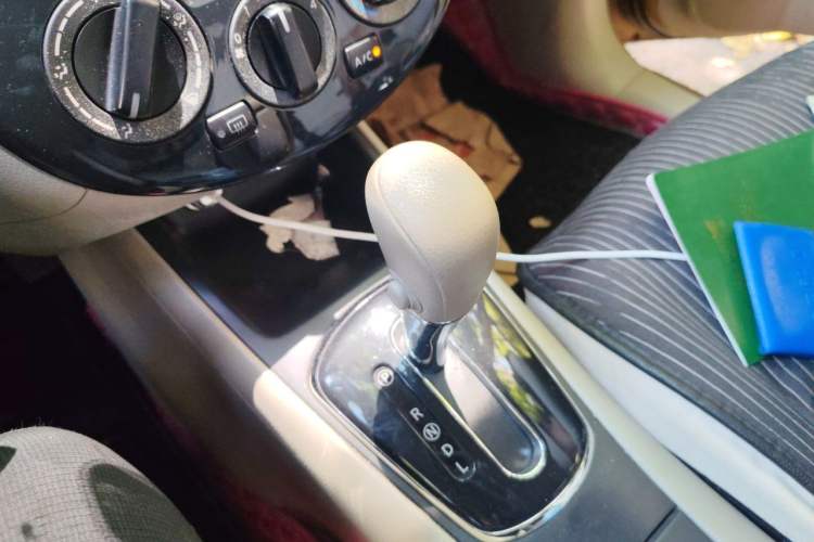 Used Nissan Tiida 2011 1.6L CVT Comfort Model Gear Lever