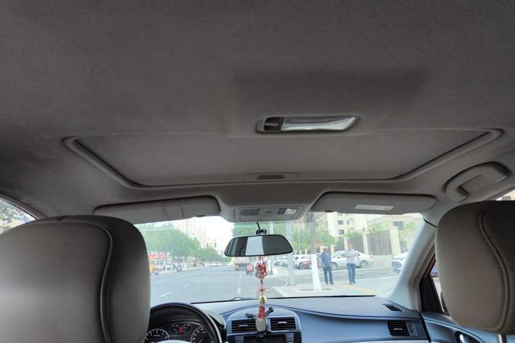 Used Nissan Tiida 2011 1.6L CVT Smart Version Headliner