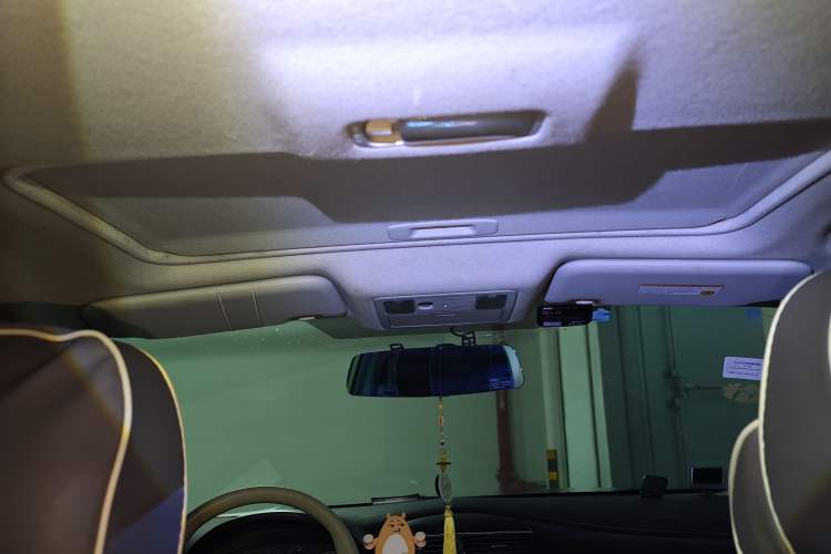 Used Nissan Tiida 2011 1.6L CVT Smart Version Headliner