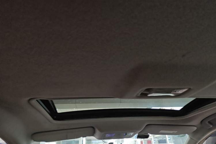 Used Nissan Tiida 2011 1.6L CVT Smart Version Headliner