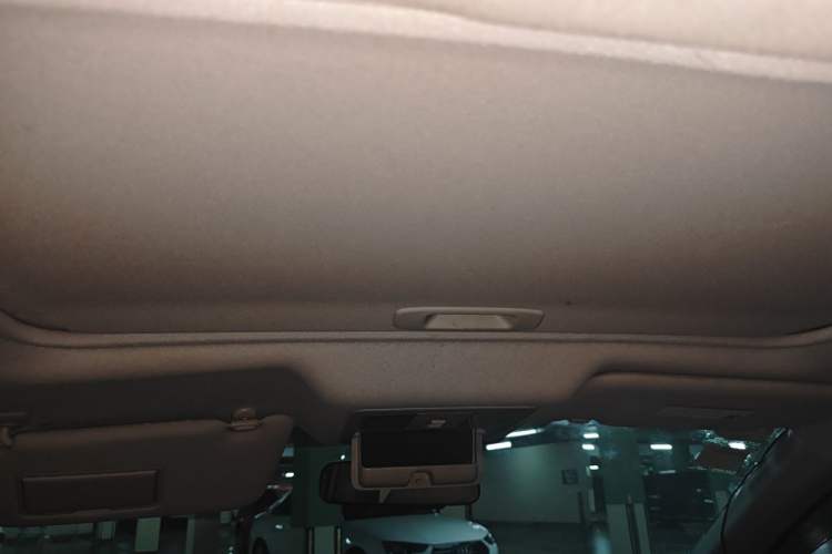 Used Nissan Tiida 2011 1.6L Manual Smart Version Headliner