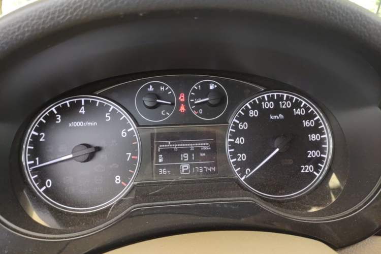 Used Nissan Tiida 2011 1.6L CVT Smart Version Instrument Cluster