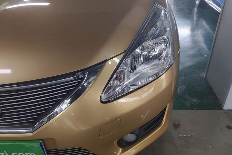 Used Nissan Tiida 2011 1.6L CVT Comfort Model Left Front Headlight