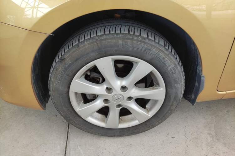 Used Nissan Tiida 2011 1.6L CVT Smart Version Left Front Wheel Hub