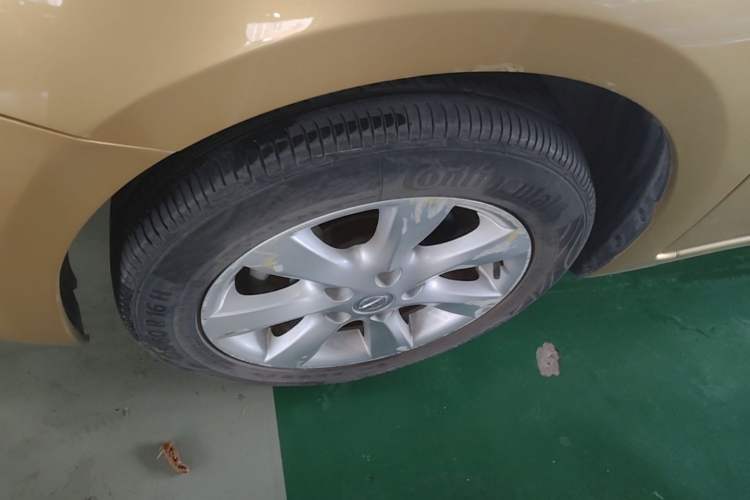 Used Nissan Tiida 2011 1.6L CVT Comfort Model Left Front Wheel Hub