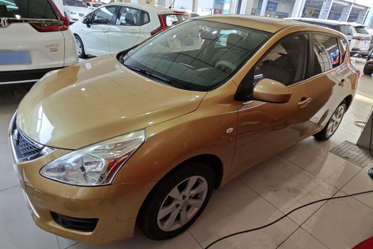 Used Nissan Tiida 2011 1.6L CVT Smart Version Left Side