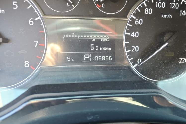 Used Nissan Tiida 2011 1.6L CVT Comfort Model Odometer Close Up
