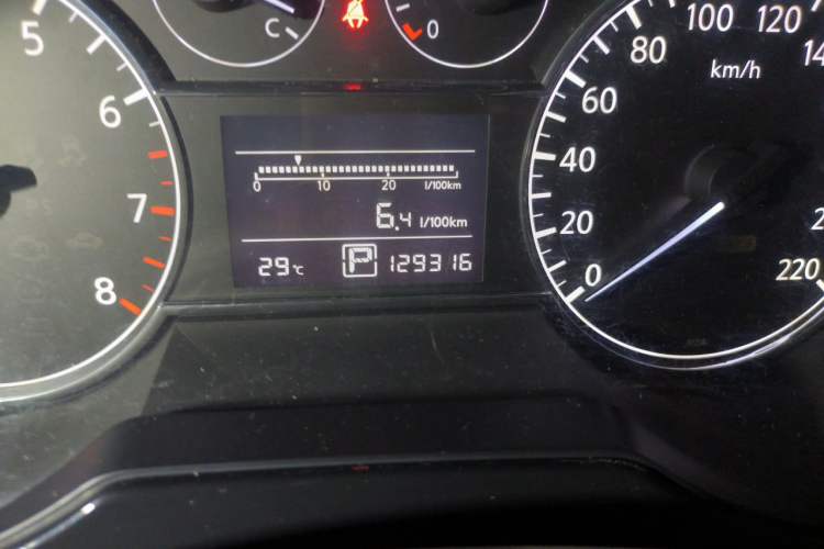 Used Nissan Tiida 2011 1.6L CVT Comfort Model Odometer Close Up