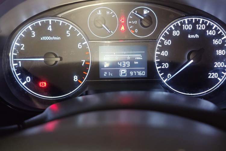 Used Nissan Tiida 2011 1.6L CVT Smart Version Odometer Close Up