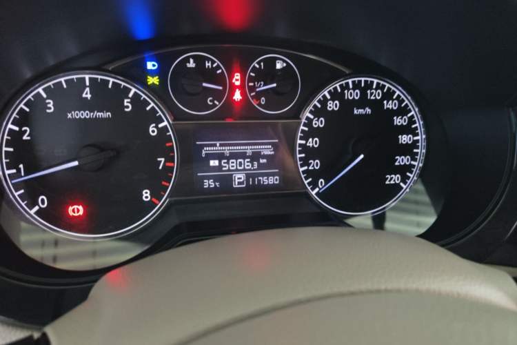 Used Nissan Tiida 2011 1.6L CVT Comfort Model Odometer Close Up
