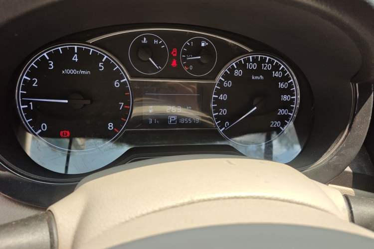 Used Nissan Tiida 2011 1.6L CVT Smart Version Odometer Close Up